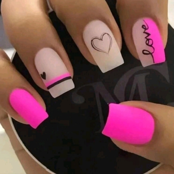 2/$16 Hearts Matte Press On Nails - Picture 1 of 10